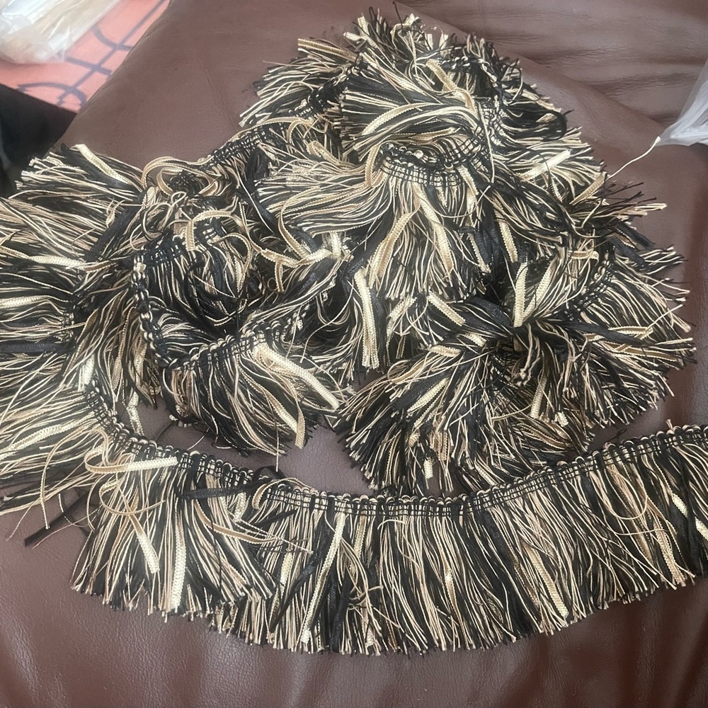 Elegant Black and Cream Fringe Trim